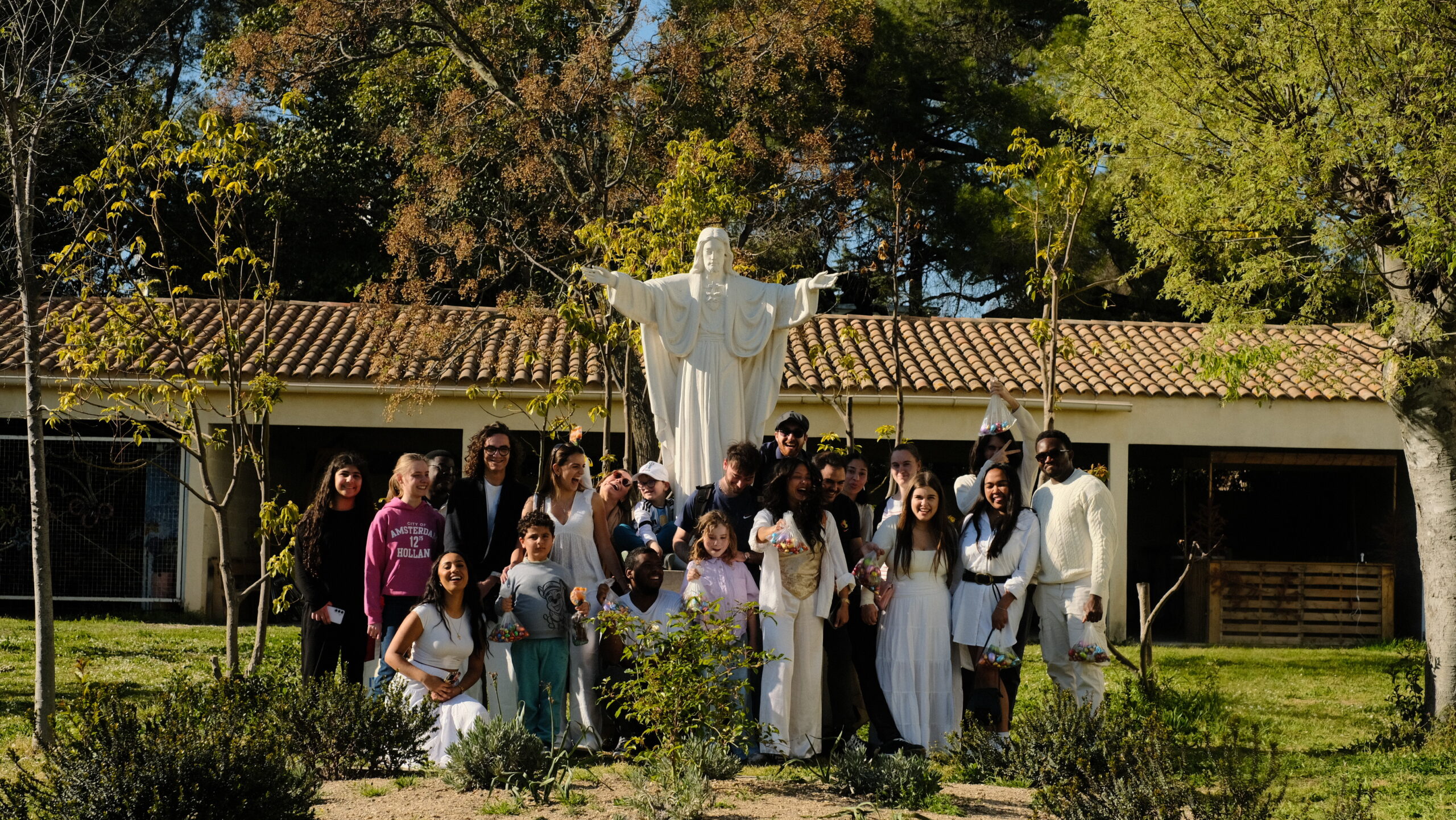 Photo de groupe après la chasse aux oeufs